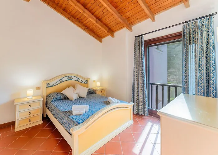 Comfortable Flat With Pool Sassari