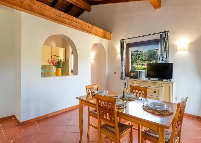 Comfortable Flat With Pool Sassari